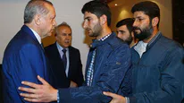Cumhurbaşkanı İdlip’te ikizlerini kaybeden babayla görüştü