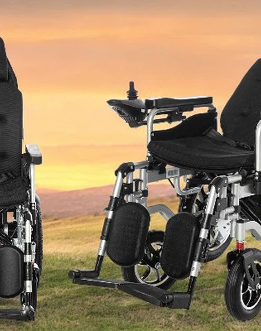 RÖMER R104 Sırtı Yatarlı Akülü Tekerlekli Sandalye