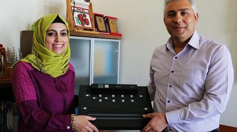 Görme engelliler için yerli okuma cihazı